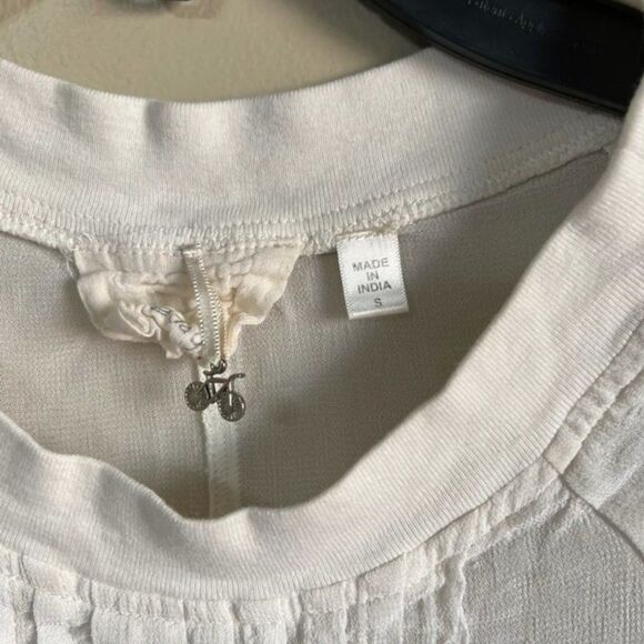 One Fine day small ivory long sleeve top - Picture 4 of 7